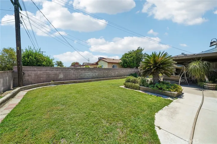 9929 Claremont, Bloomington, California 92316
