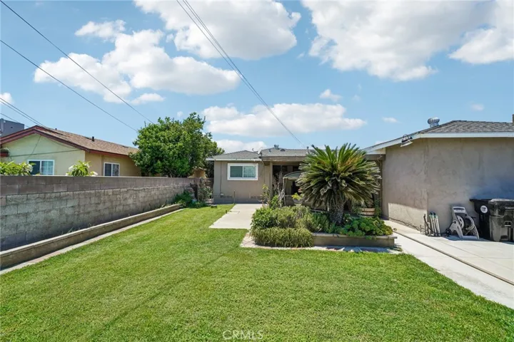 9929 Claremont, Bloomington, California 92316