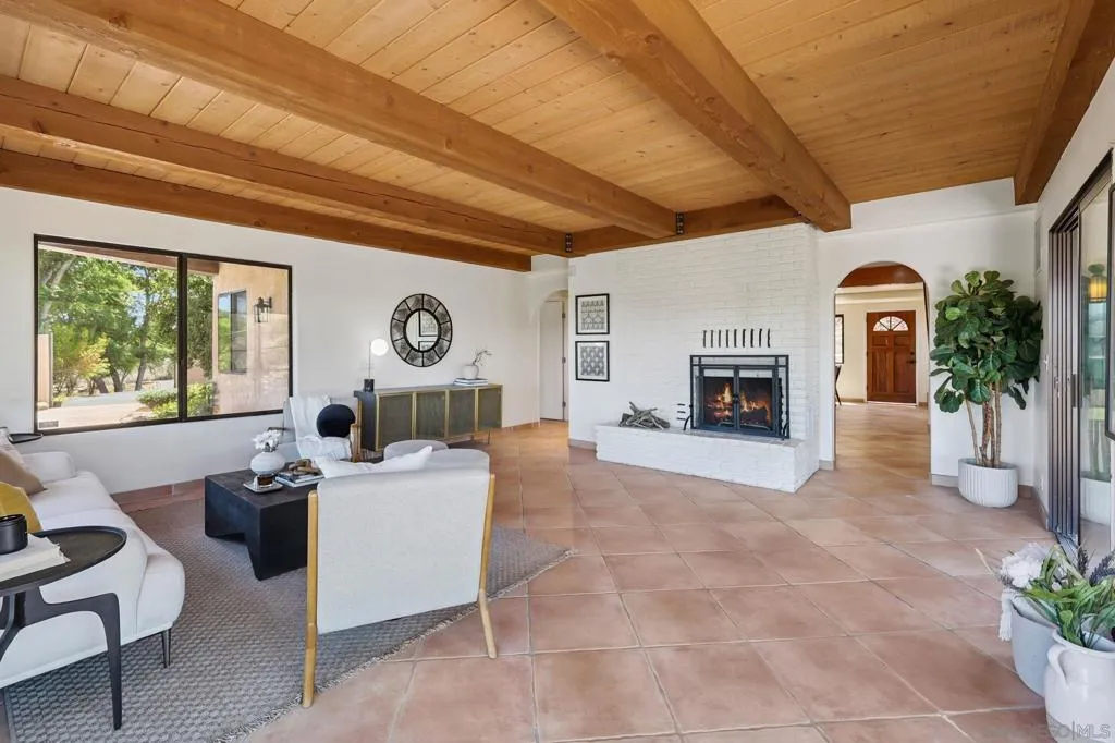 974 Via Hillview, Fallbrook, California 92028 — photo 4