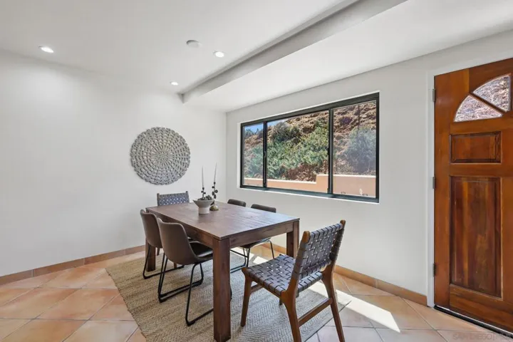 974 Via Hillview, Fallbrook, California 92028
