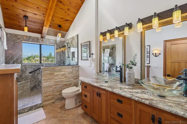 974 Via Hillview, Fallbrook, California 92028