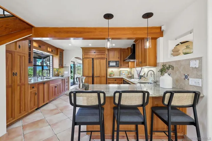 974 Via Hillview, Fallbrook, California 92028