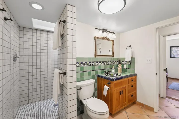 974 Via Hillview, Fallbrook, California 92028