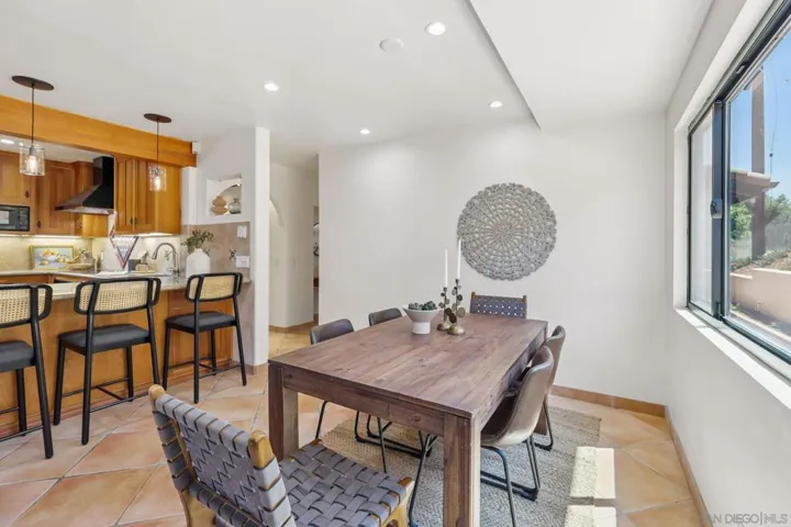 974 Via Hillview, Fallbrook, California 92028