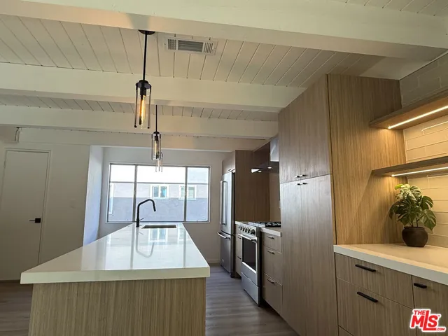 6639 Green Valley Circle, Culver City, California 90230