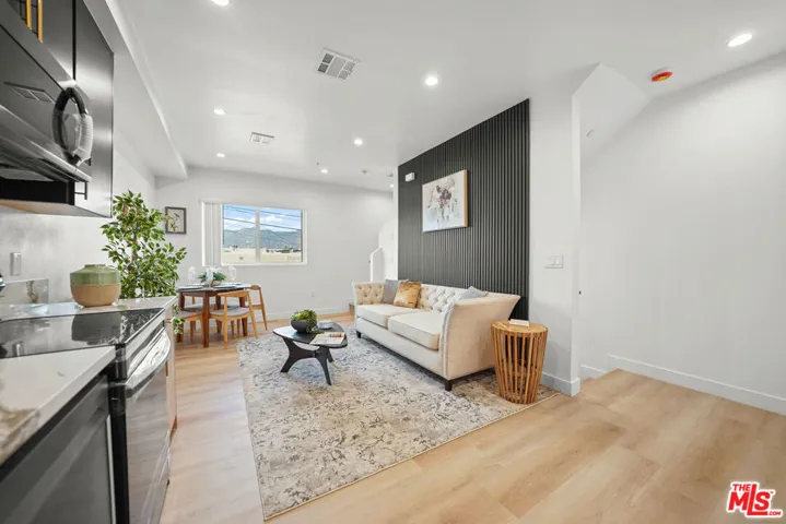 4176 Willimet Street Mr, Los Angeles, California 90039