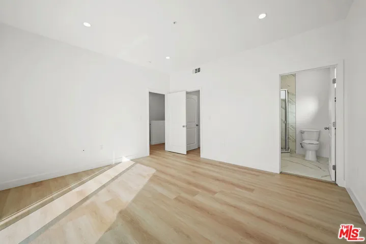 4176 Willimet Street Mr, Los Angeles, California 90039