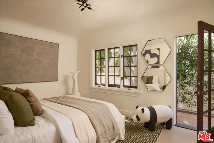 8607 Clifton Way, Beverly Hills, California 90211