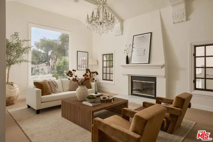 8607 Clifton Way, Beverly Hills, California 90211