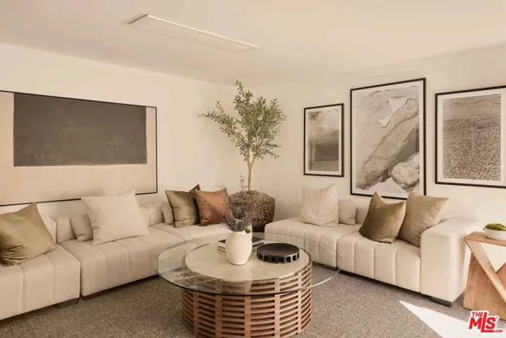 8607 Clifton Way, Beverly Hills, California 90211