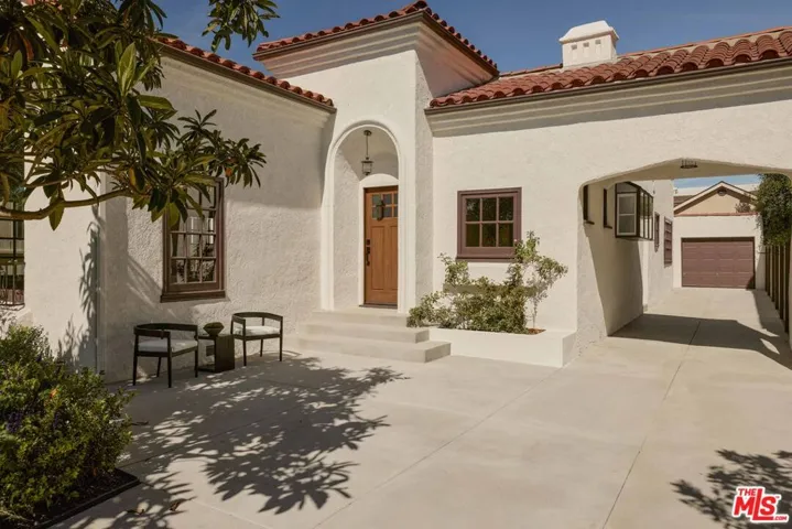 8607 Clifton Way, Beverly Hills, California 90211