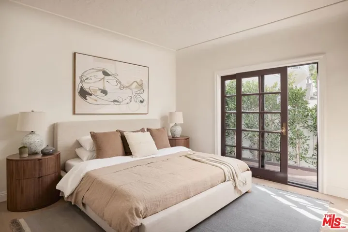 8607 Clifton Way, Beverly Hills, California 90211