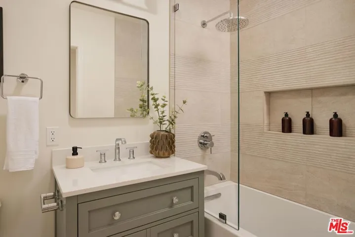 8607 Clifton Way, Beverly Hills, California 90211
