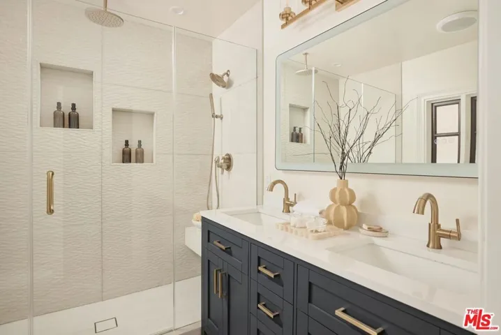 8607 Clifton Way, Beverly Hills, California 90211