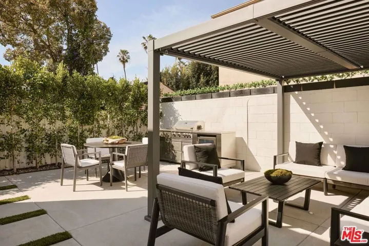 8607 Clifton Way, Beverly Hills, California 90211