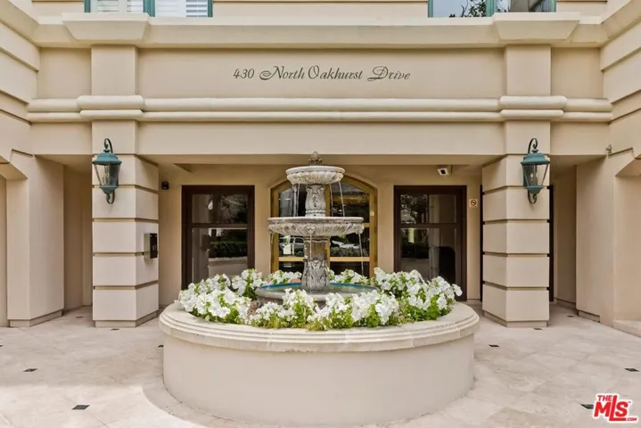430 N Oakhurst Drive 202, Beverly Hills, California 90210