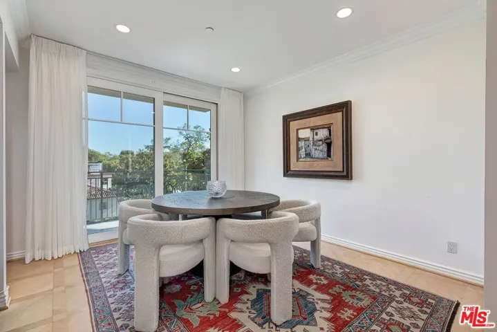 430 N Oakhurst Drive 202, Beverly Hills, California 90210