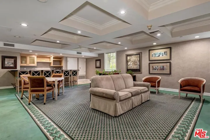 430 N Oakhurst Drive 202, Beverly Hills, California 90210