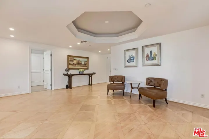 430 N Oakhurst Drive 202, Beverly Hills, California 90210
