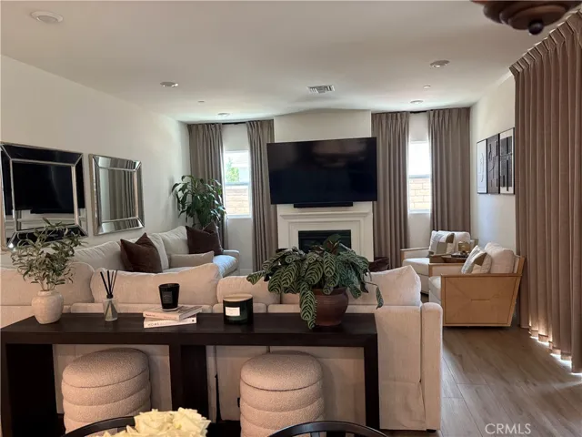 Dining room to living room