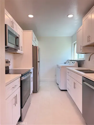 4728 Park Granada 231, Calabasas, California 91302