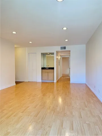 4728 Park Granada 231, Calabasas, California 91302