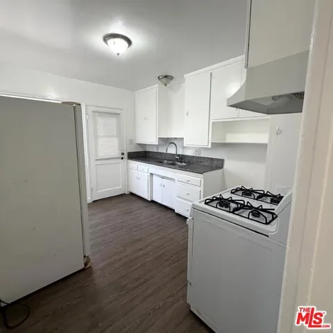 5113 W 20th Street 5113 1/2, Los Angeles, California 90016