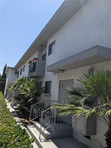 11948 Darlington Avenue 3, Los Angeles, California 90049