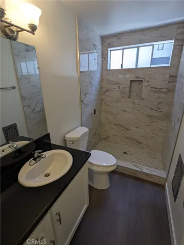 11948 Darlington Avenue 3, Los Angeles, California 90049