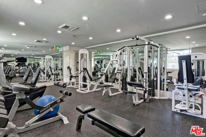 430 N Oakhurst Drive 202, Beverly Hills, California 90210