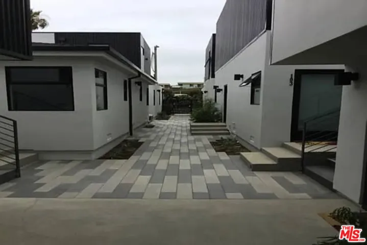 479 Washington Boulevard 104, Los Angeles, California 90292