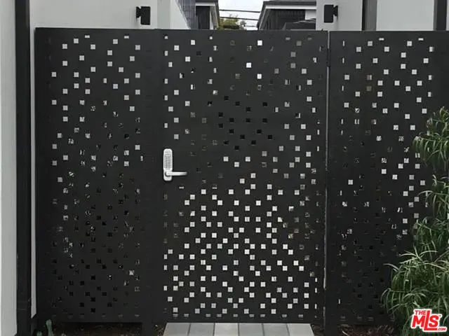 479 Washington Boulevard 104, Los Angeles, California 90292
