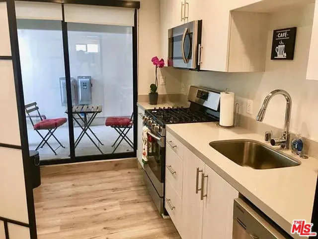 479 Washington Boulevard 104, Los Angeles, California 90292