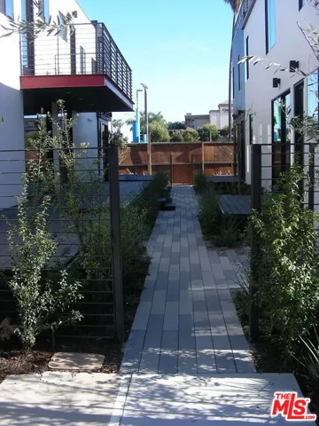 479 Washington Boulevard 104, Los Angeles, California 90292