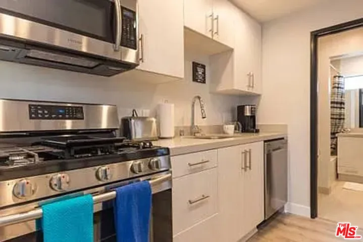 479 Washington Boulevard 104, Los Angeles, California 90292