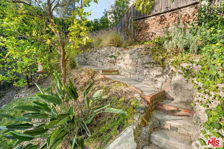 3921 Clayton Avenue, Los Angeles, California 90027