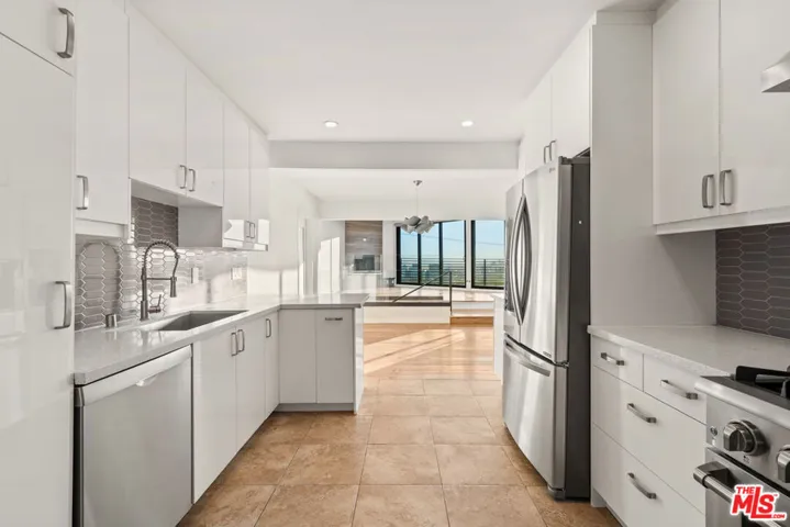 3921 Clayton Avenue, Los Angeles, California 90027