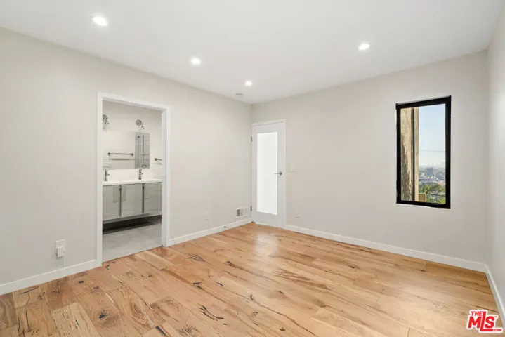 3921 Clayton Avenue, Los Angeles, California 90027