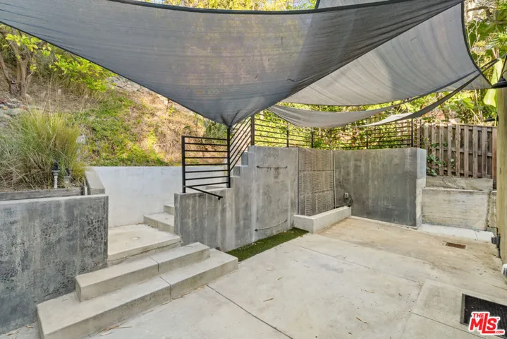 3921 Clayton Avenue, Los Angeles, California 90027