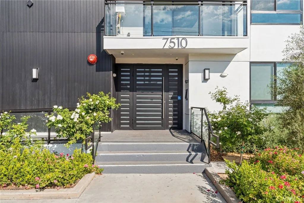 7510 Sepulveda Boulevard 101, Van Nuys, California 91405 — photo 4