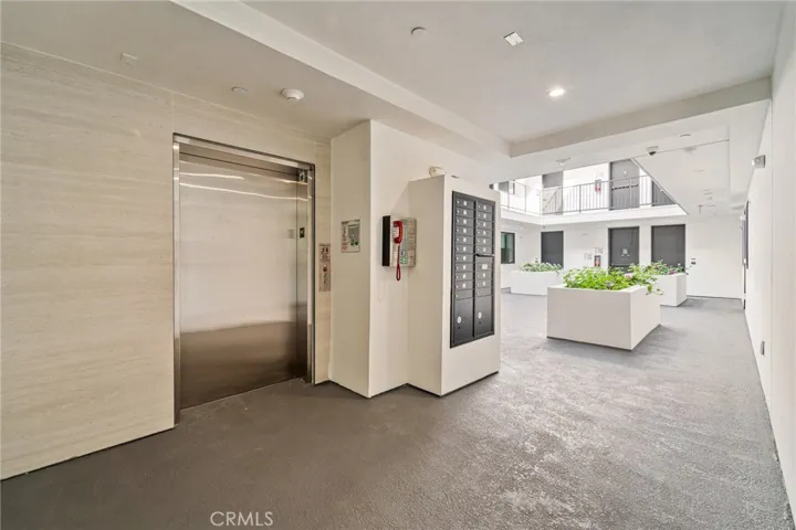 7510 Sepulveda Boulevard 101, Van Nuys, California 91405