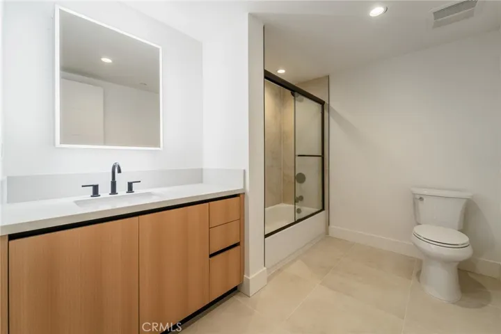 7510 Sepulveda Boulevard 101, Van Nuys, California 91405