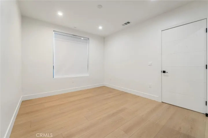 7510 Sepulveda Boulevard 101, Van Nuys, California 91405
