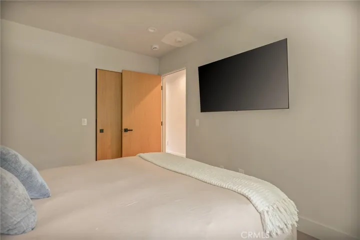 180 Ca-173, Lake Arrowhead, California 92352