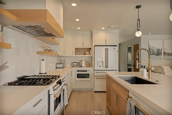 180 Ca-173, Lake Arrowhead, California 92352