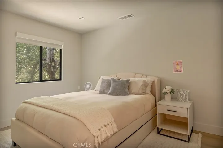 180 Ca-173, Lake Arrowhead, California 92352
