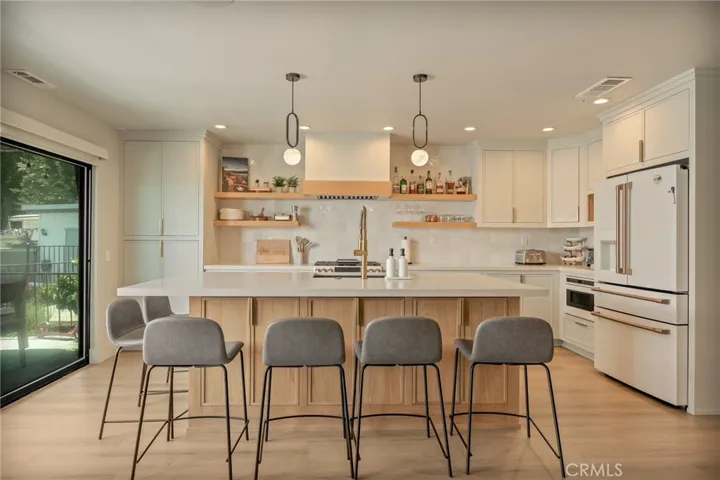 180 Ca-173, Lake Arrowhead, California 92352