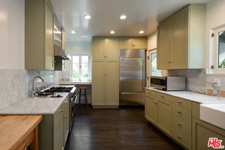 231 23rd Street, Santa Monica, California 90402
