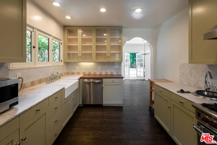 231 23rd Street, Santa Monica, California 90402