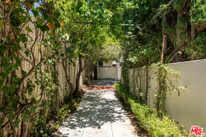 231 23rd Street, Santa Monica, California 90402